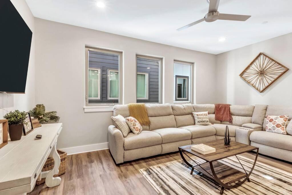 Private Rooftop Patio + 4 Story Home In Downtown Fw Fort Worth Extérieur photo
